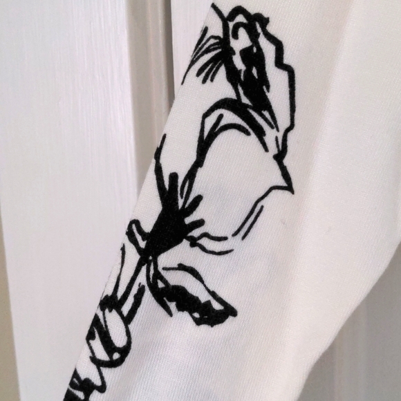 Black & Cream Flowered Open Cardigan - new with tags - Picture 3 of 7